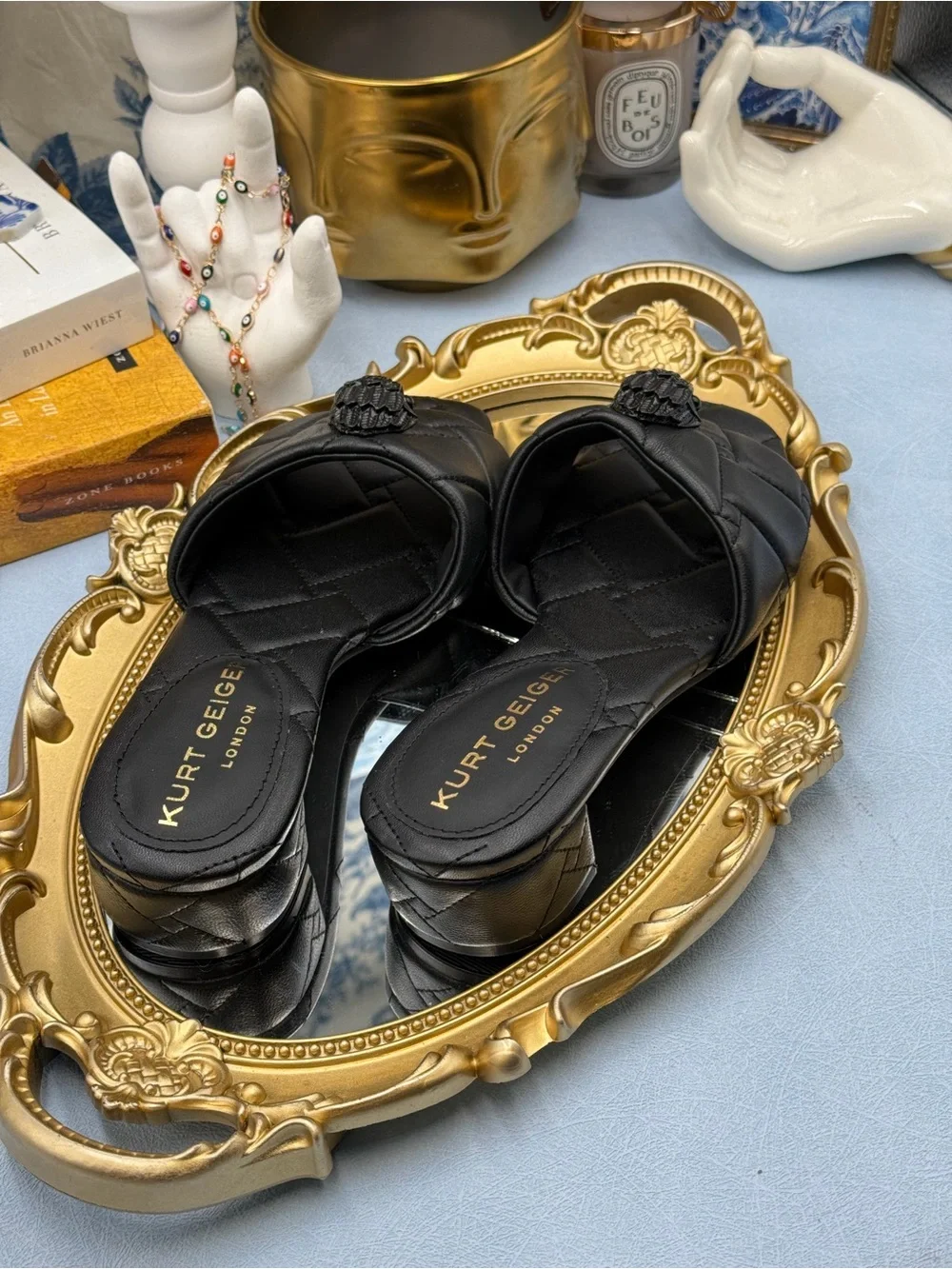 🆕 KURT GEIGER LONDON 🧿 NWOB Black Kensington Quilted Block Heel Sandal, Sz35 5